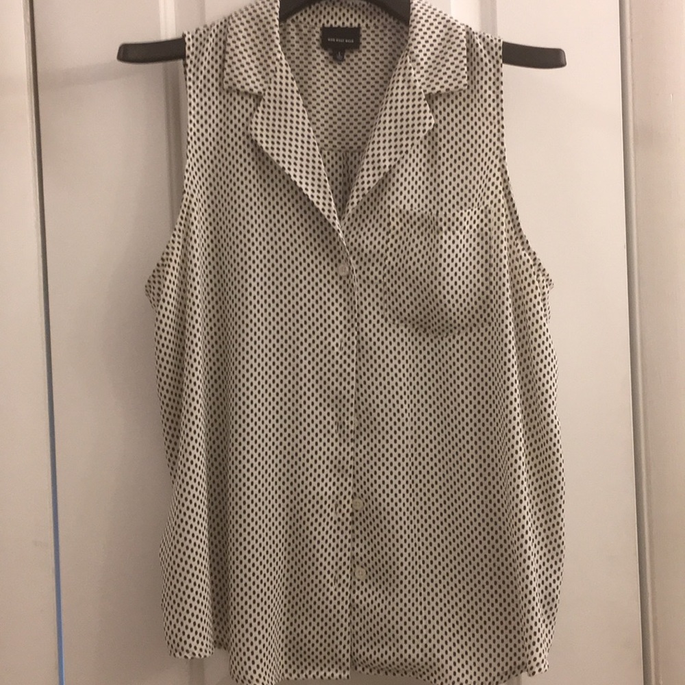 Who What Wear black/white polka-dot button-up L